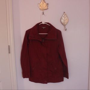Utility jacket with pockets